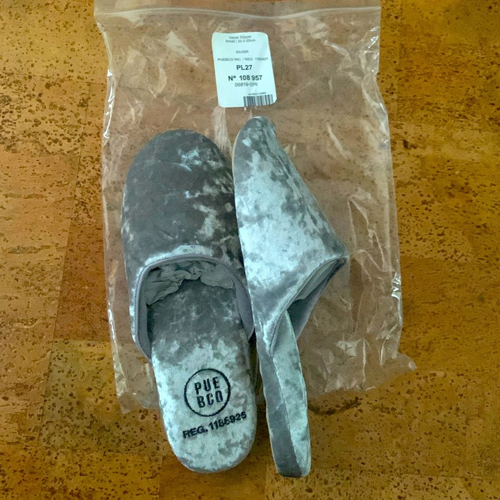 Urban outfitters crushed velvet slippers